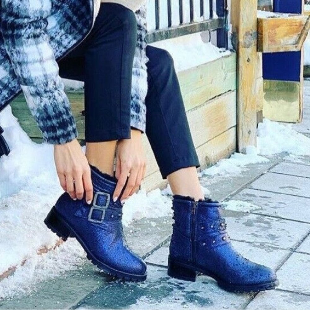 ROSS & SNOW "STEFANA" DISTRESSED METALLIC LEATHER FUR SHEARLING-LINED ANKLE BOOT